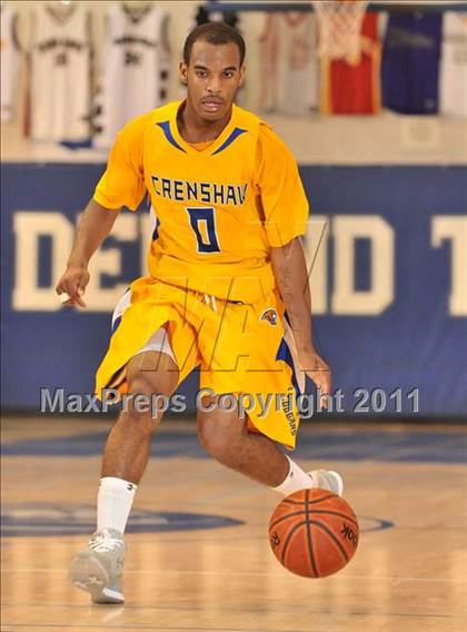 Thumbnail 1 in Crenshaw vs. Santiago (MaxPreps Holiday Classic) photogallery.