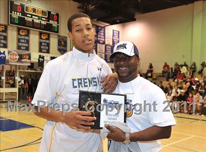 Thumbnail 1 in Crenshaw vs. Santiago (MaxPreps Holiday Classic) photogallery.