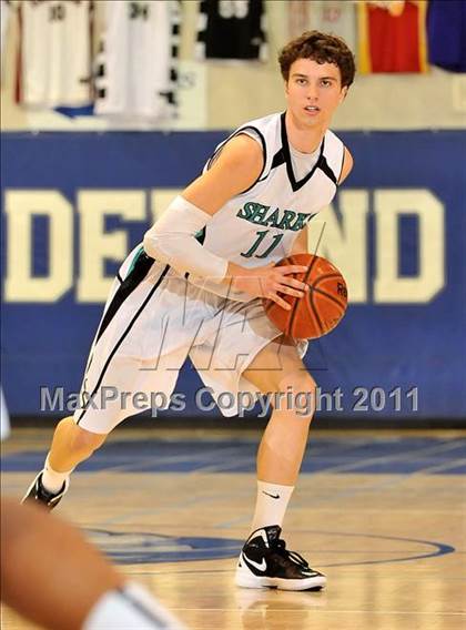 Thumbnail 3 in Crenshaw vs. Santiago (MaxPreps Holiday Classic) photogallery.