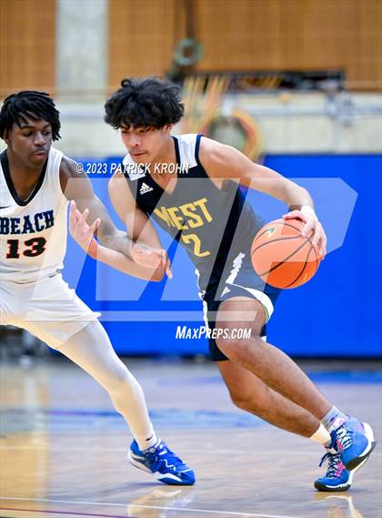 Thumbnail 2 in West Seattle @ Rainier Beach (3A Boys District 2) photogallery.