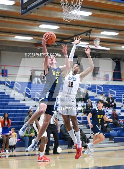 Thumbnail 2 in West Seattle @ Rainier Beach (3A Boys District 2) photogallery.