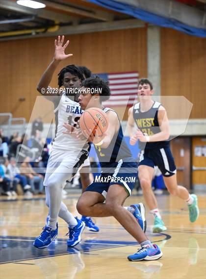 Thumbnail 2 in West Seattle @ Rainier Beach (3A Boys District 2) photogallery.