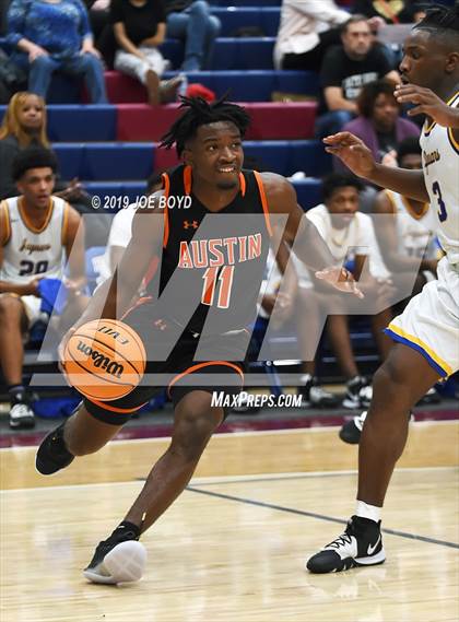 Thumbnail 2 in Jemison vs. Austin photogallery.