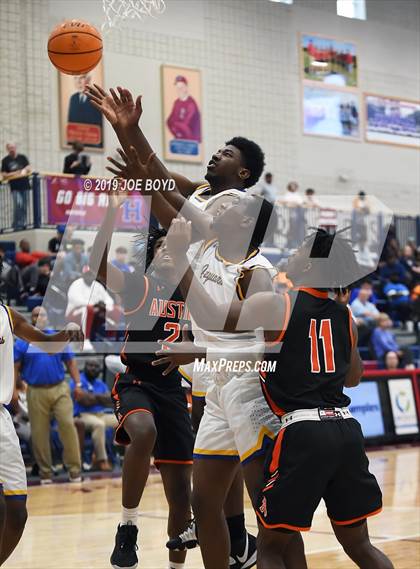 Thumbnail 3 in Jemison vs. Austin photogallery.