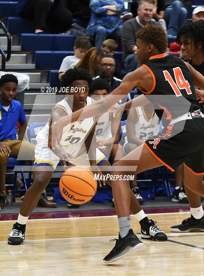 Thumbnail 2 in Jemison vs. Austin photogallery.