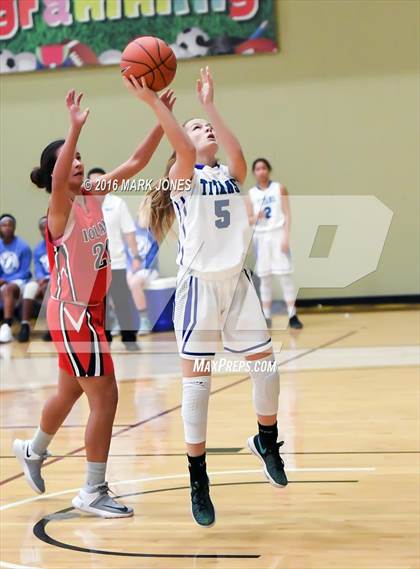 Thumbnail 2 in Eastlake vs. 'Iolani (Nike Tournament of Champions) photogallery.
