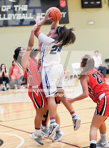 Thumbnail 3 in Eastlake vs. 'Iolani (Nike Tournament of Champions) photogallery.