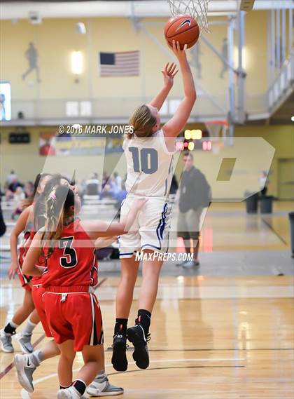 Thumbnail 3 in Eastlake vs. 'Iolani (Nike Tournament of Champions) photogallery.