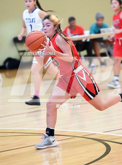 Thumbnail 3 in Eastlake vs. 'Iolani (Nike Tournament of Champions) photogallery.