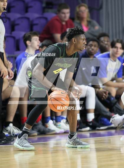 Thumbnail 2 in Mountain Brook vs. Archbishop Molloy (City of Palms Classic) photogallery.