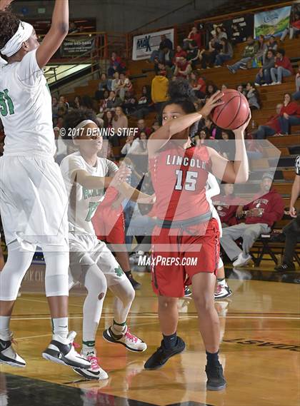 Thumbnail 2 in St. Mary's vs. Lincoln (CIF SJS D1 Semifinal) photogallery.