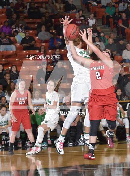 Thumbnail 3 in St. Mary's vs. Lincoln (CIF SJS D1 Semifinal) photogallery.