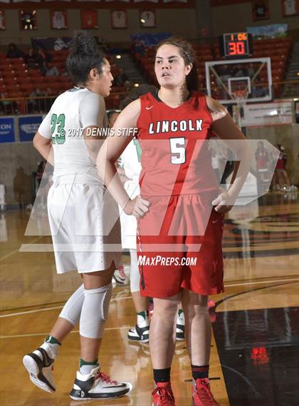 Thumbnail 3 in St. Mary's vs. Lincoln (CIF SJS D1 Semifinal) photogallery.