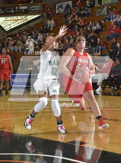 Thumbnail 1 in St. Mary's vs. Lincoln (CIF SJS D1 Semifinal) photogallery.
