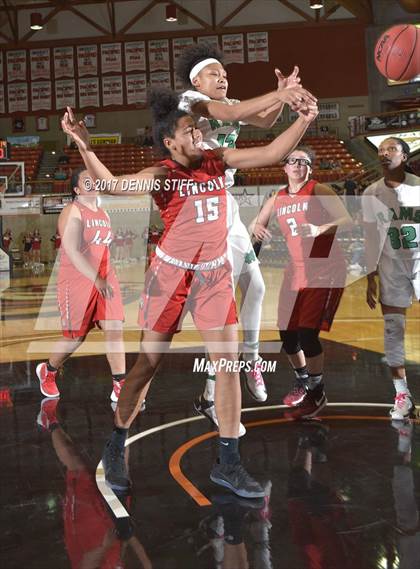 Thumbnail 2 in St. Mary's vs. Lincoln (CIF SJS D1 Semifinal) photogallery.