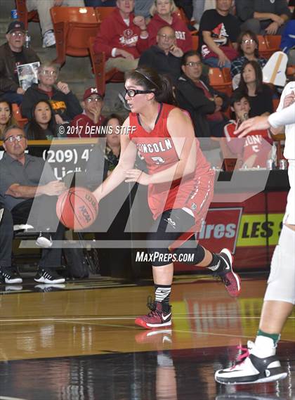 Thumbnail 2 in St. Mary's vs. Lincoln (CIF SJS D1 Semifinal) photogallery.