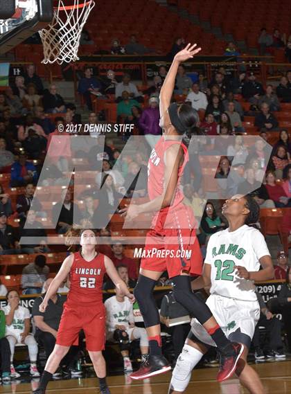 Thumbnail 1 in St. Mary's vs. Lincoln (CIF SJS D1 Semifinal) photogallery.