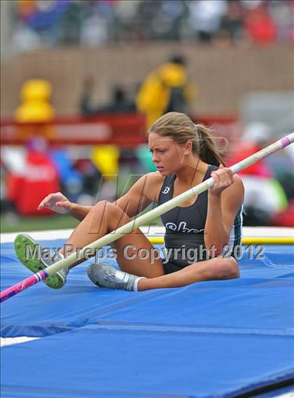 Thumbnail 2 in Penn Relays (Girls Pole Vault Final) photogallery.