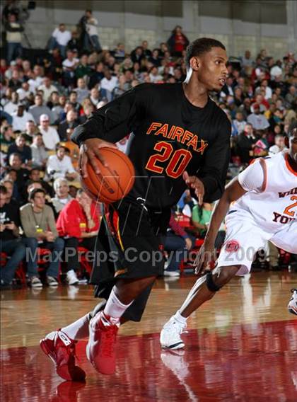 Thumbnail 2 in Whitney Young vs. Fairfax (Nike Extravaganza) photogallery.