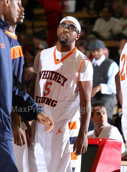 Thumbnail 2 in Whitney Young vs. Fairfax (Nike Extravaganza) photogallery.