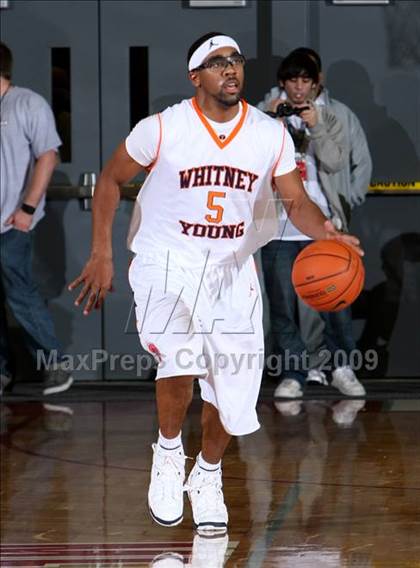 Thumbnail 3 in Whitney Young vs. Fairfax (Nike Extravaganza) photogallery.