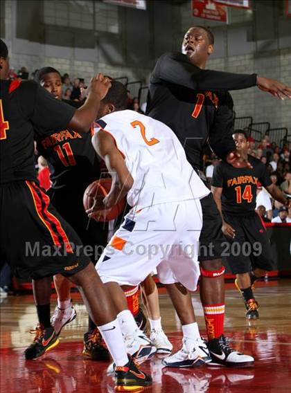 Thumbnail 2 in Whitney Young vs. Fairfax (Nike Extravaganza) photogallery.