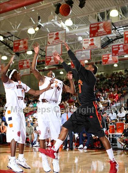 Thumbnail 2 in Whitney Young vs. Fairfax (Nike Extravaganza) photogallery.