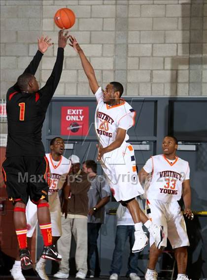Thumbnail 1 in Whitney Young vs. Fairfax (Nike Extravaganza) photogallery.