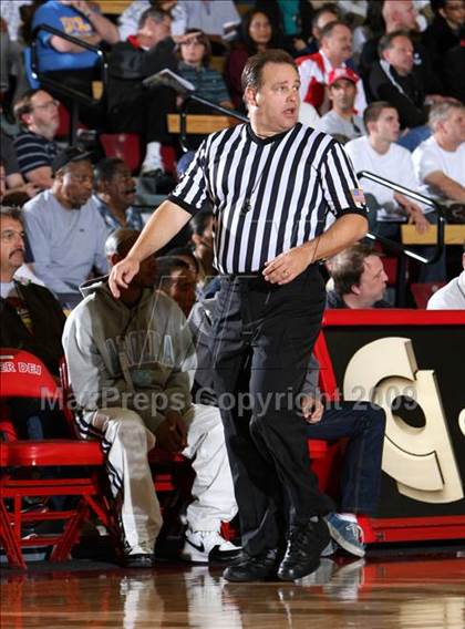 Thumbnail 2 in Whitney Young vs. Fairfax (Nike Extravaganza) photogallery.