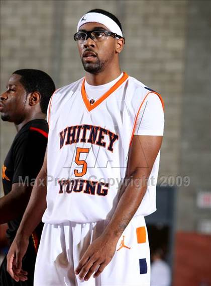 Thumbnail 1 in Whitney Young vs. Fairfax (Nike Extravaganza) photogallery.