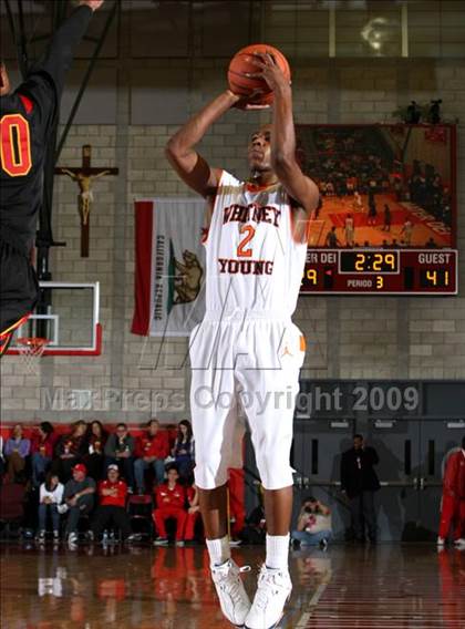 Thumbnail 2 in Whitney Young vs. Fairfax (Nike Extravaganza) photogallery.
