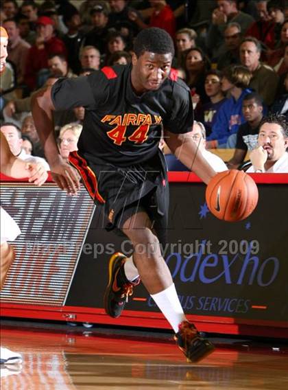 Thumbnail 3 in Whitney Young vs. Fairfax (Nike Extravaganza) photogallery.