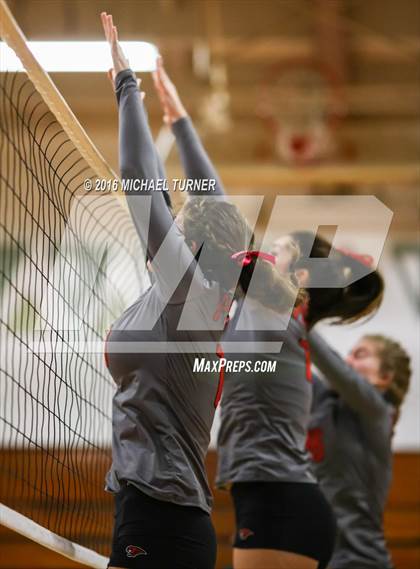 Thumbnail 1 in Foothill @ Red Bluff photogallery.