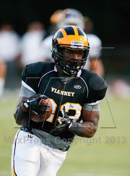 Thumbnail 3 in DeSmet Jesuit @ Vianney photogallery.