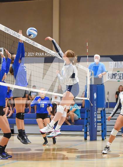 Thumbnail 1 in California Lutheran @ Linfield Christian photogallery.