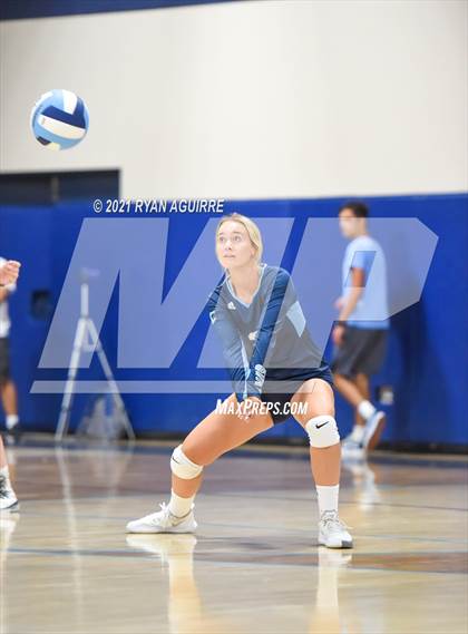 Thumbnail 1 in California Lutheran @ Linfield Christian photogallery.