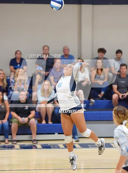 Thumbnail 3 in California Lutheran @ Linfield Christian photogallery.