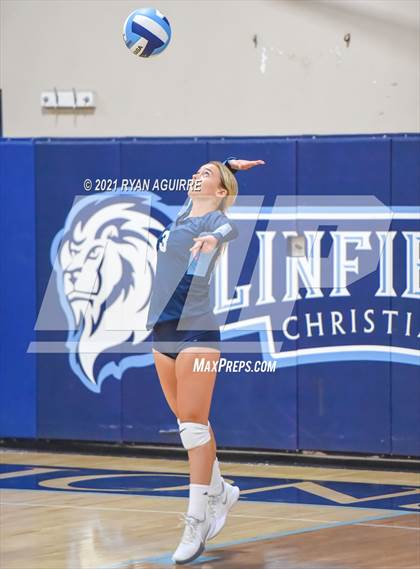 Thumbnail 2 in California Lutheran @ Linfield Christian photogallery.