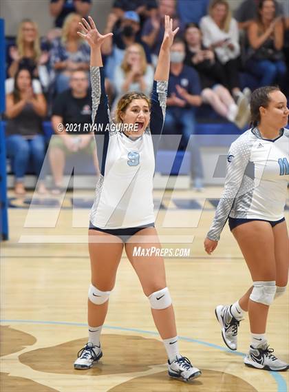 Thumbnail 1 in California Lutheran @ Linfield Christian photogallery.