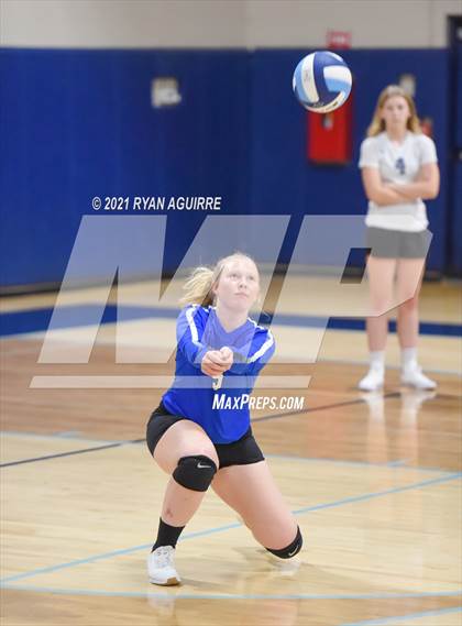 Thumbnail 3 in California Lutheran @ Linfield Christian photogallery.