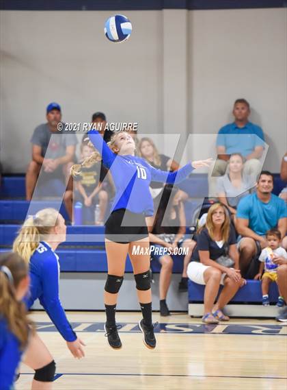 Thumbnail 1 in California Lutheran @ Linfield Christian photogallery.