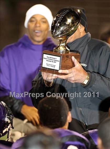 Thumbnail 1 in Lincoln vs. Seagoville (4A Division 2 Region 2 Bi-District) photogallery.