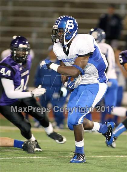 Thumbnail 2 in Lincoln vs. Seagoville (4A Division 2 Region 2 Bi-District) photogallery.