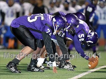 Thumbnail 2 in Lincoln vs. Seagoville (4A Division 2 Region 2 Bi-District) photogallery.
