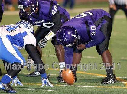 Thumbnail 1 in Lincoln vs. Seagoville (4A Division 2 Region 2 Bi-District) photogallery.