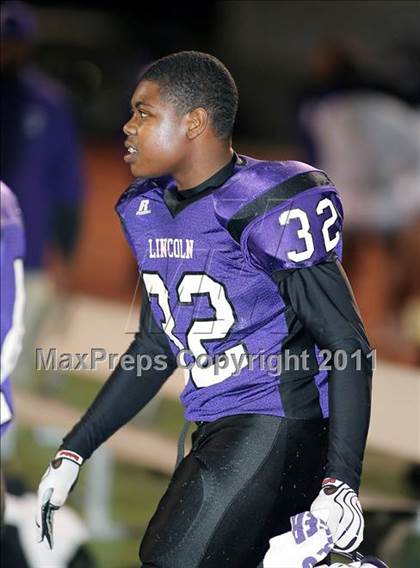 Thumbnail 1 in Lincoln vs. Seagoville (4A Division 2 Region 2 Bi-District) photogallery.