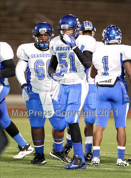 Thumbnail 2 in Lincoln vs. Seagoville (4A Division 2 Region 2 Bi-District) photogallery.
