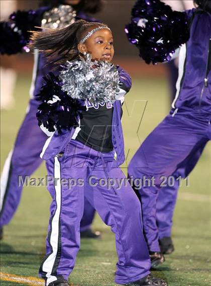 Thumbnail 3 in Lincoln vs. Seagoville (4A Division 2 Region 2 Bi-District) photogallery.