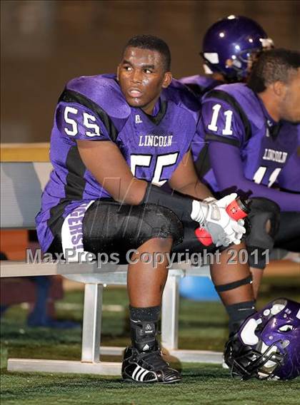 Thumbnail 2 in Lincoln vs. Seagoville (4A Division 2 Region 2 Bi-District) photogallery.
