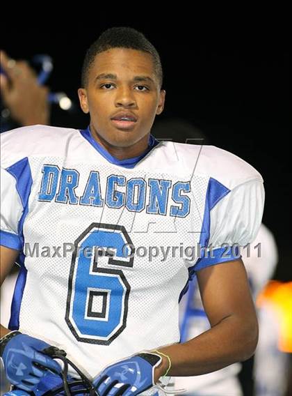 Thumbnail 3 in Lincoln vs. Seagoville (4A Division 2 Region 2 Bi-District) photogallery.